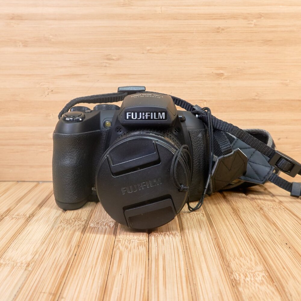Fujifilm FinePix HS25 EXR 16MP Digital Camera, 30x Optical Zoom
